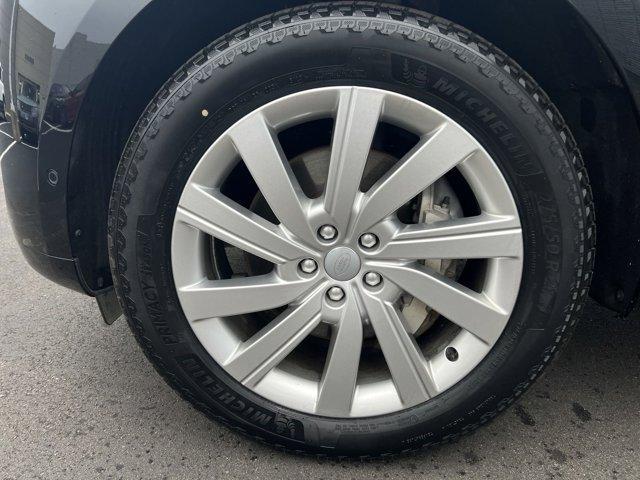 Photo of 2023 Santorini Black Land Rover Range Rover