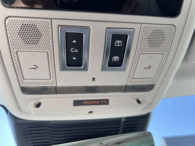 Photo of 2025 Santorini Black Land Rover Range Rover Evoque