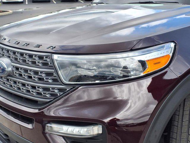Photo of 2023 Jewel Red Metallic Tinted Clearcoat Ford Explorer