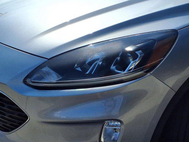 Photo of 2022 Iconic Silver Metallic Ford Escape