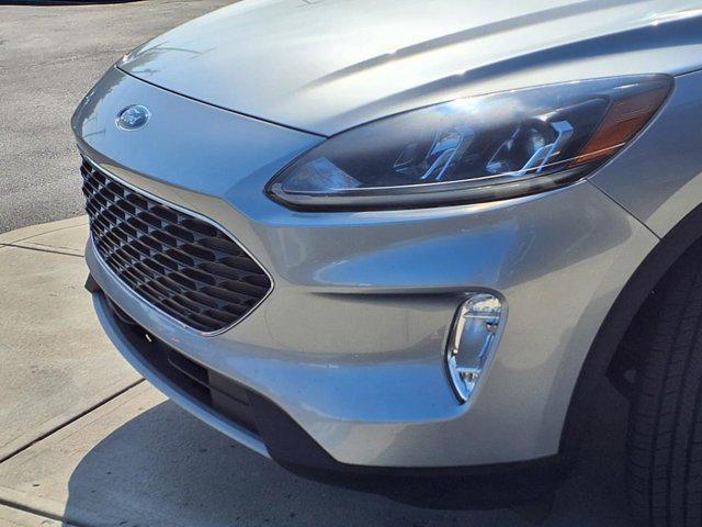 Photo of 2022 Iconic Silver Metallic Ford Escape