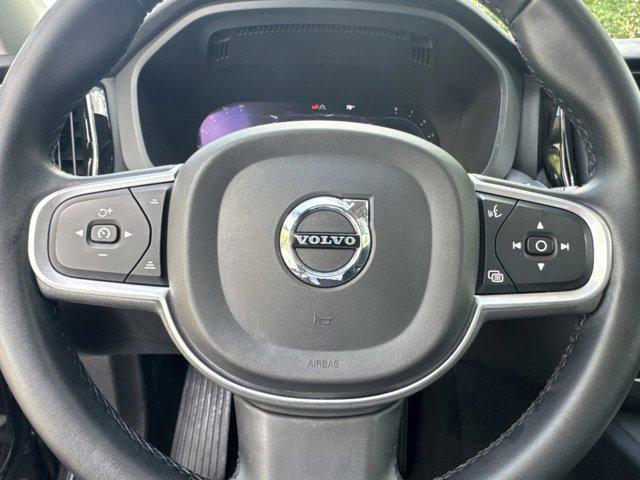 Photo of 2022 Pine Grey Metallic Volvo XC60