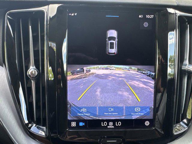 Photo of 2022 Pine Grey Metallic Volvo XC60