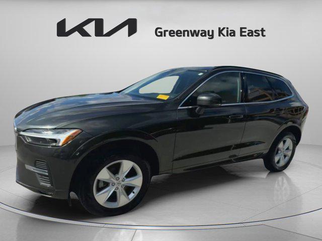 Photo of 2022 Pine Grey Metallic Volvo XC60
