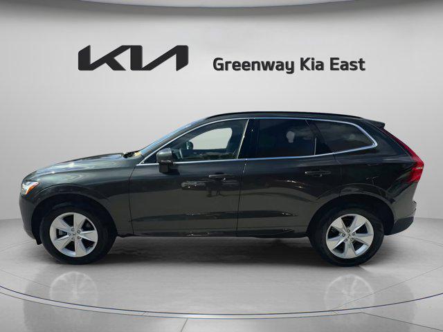 Photo of 2022 Pine Grey Metallic Volvo XC60