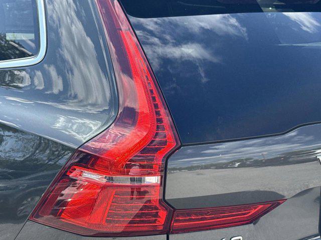 Photo of 2022 Pine Grey Metallic Volvo XC60