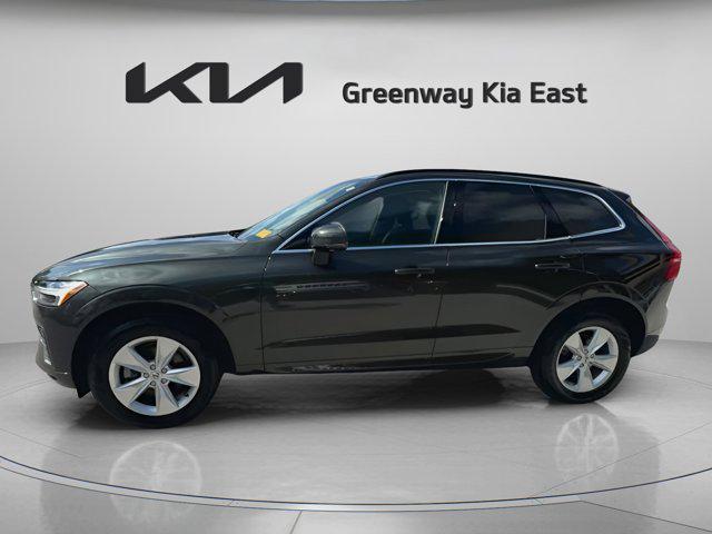 Photo of 2022 Pine Grey Metallic Volvo XC60