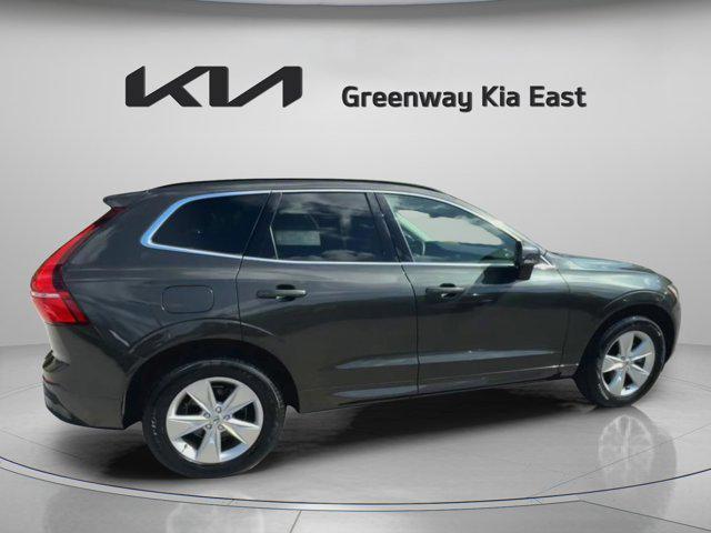 Photo of 2022 Pine Grey Metallic Volvo XC60