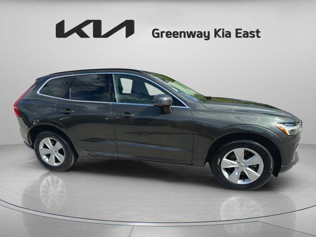Photo of 2022 Pine Grey Metallic Volvo XC60
