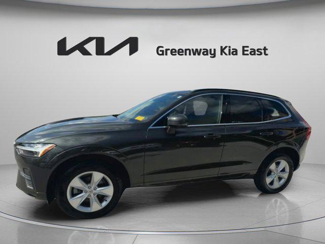 Photo of 2022 Pine Grey Metallic Volvo XC60