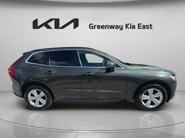 Photo of 2022 Pine Grey Metallic Volvo XC60