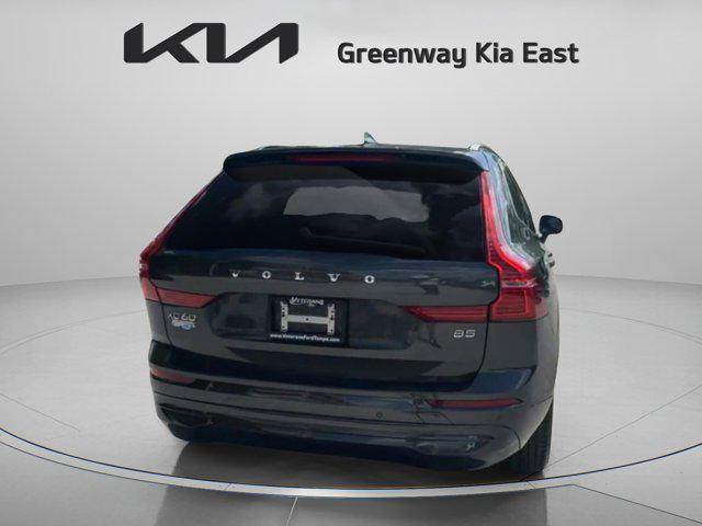 Photo of 2022 Pine Grey Metallic Volvo XC60