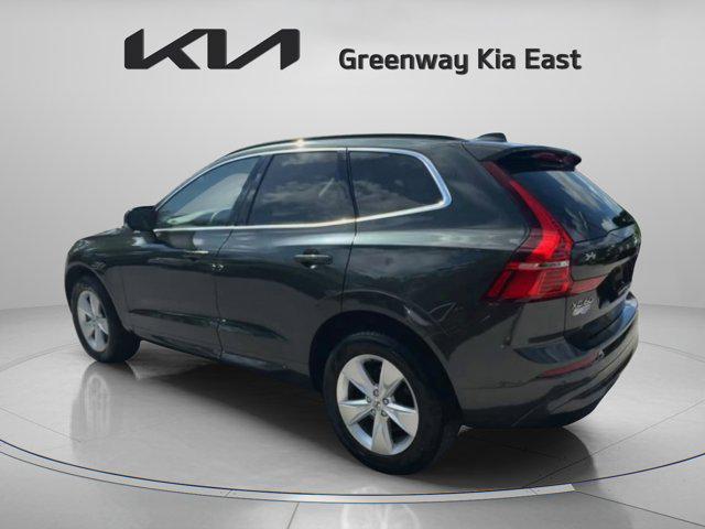 Photo of 2022 Pine Grey Metallic Volvo XC60