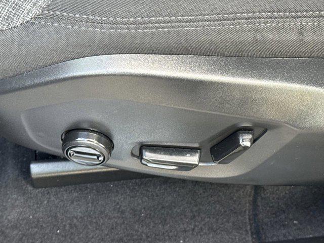Photo of 2022 Pine Grey Metallic Volvo XC60