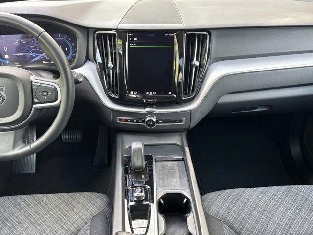 Photo of 2022 Pine Grey Metallic Volvo XC60