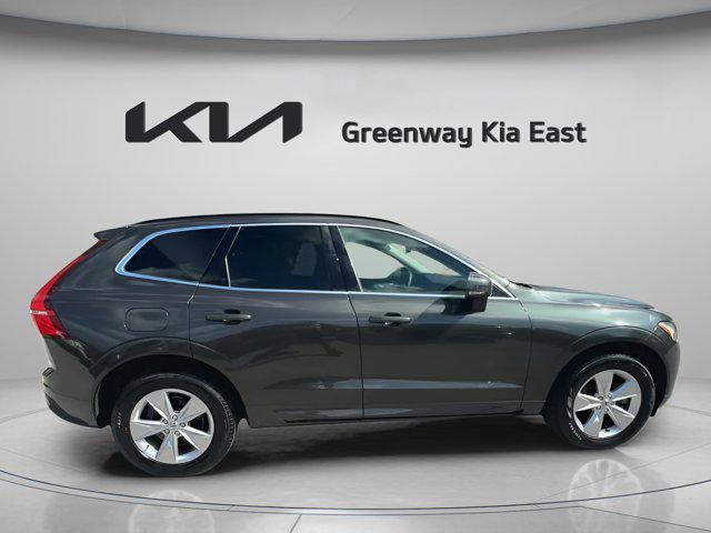 Photo of 2022 Pine Grey Metallic Volvo XC60