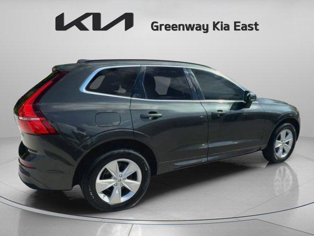 Photo of 2022 Pine Grey Metallic Volvo XC60