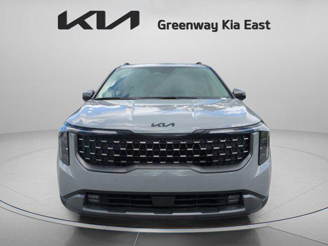 Photo of 2026 Ceramic Silver Kia Carnival