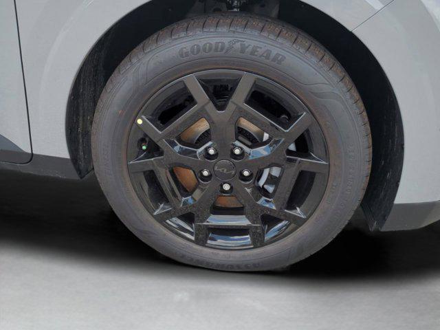 Photo of 2026 Ceramic Silver Kia Carnival