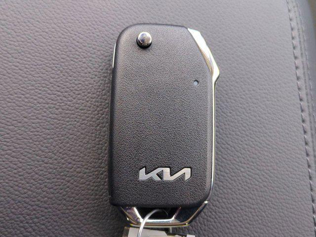 Photo of 2025 Gravity Gray Kia Sportage Hybrid