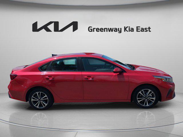 Photo of 2024 Currant Red Kia Forte