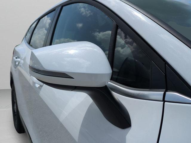 Photo of 2026 Glacial White Pearl Kia Sportage