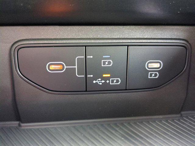 Photo of 2026 Glacial White Pearl Kia Sportage