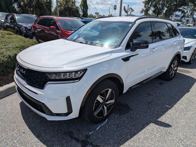 Photo of 2023 Glacial White Pearl Kia Sorento