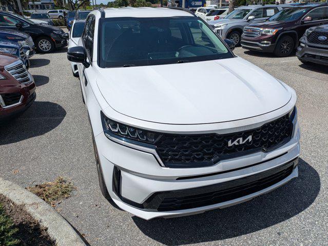 Photo of 2023 Glacial White Pearl Kia Sorento