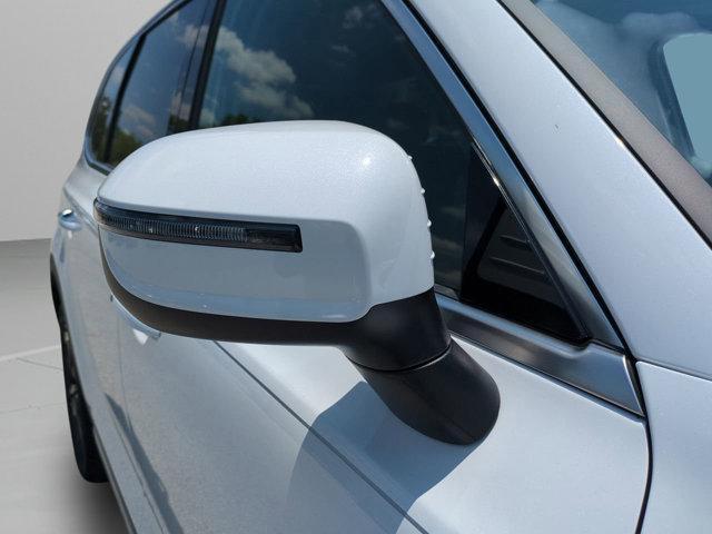 Photo of 2025 Glacial White Pearl Kia Telluride