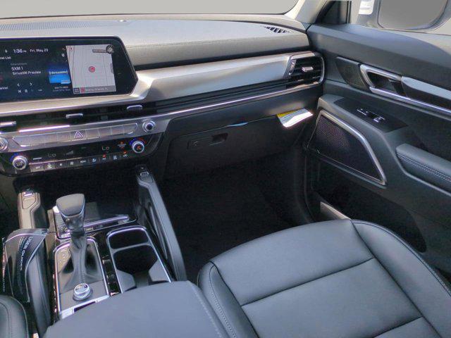 Photo of 2025 Glacial White Pearl Kia Telluride