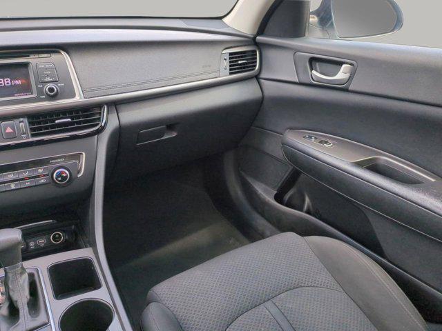 Photo of 2016 Snow White Pearl Kia Optima