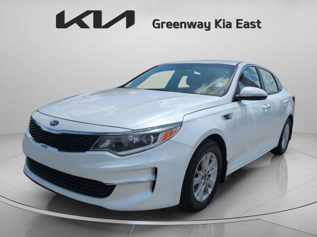Photo of 2016 Snow White Pearl Kia Optima
