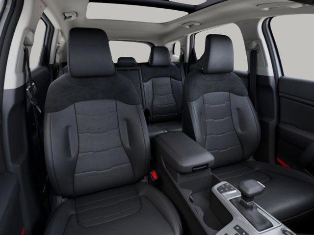 Photo of 2026 Glacial White Pearl Kia Sportage