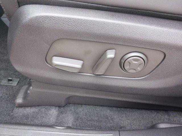 Photo of 2026 Ivory Silver Kia Carnival