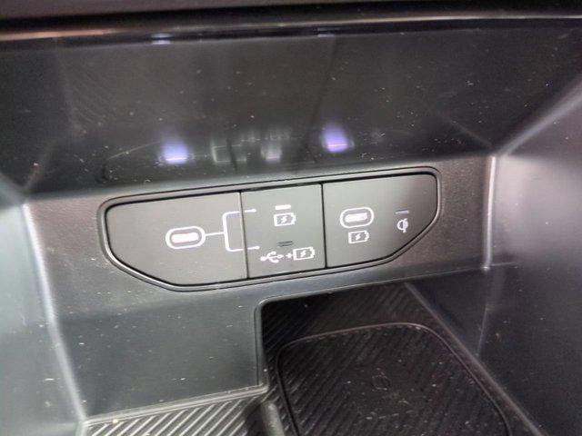 Photo of 2025 Glacial White Pearl Kia Sorento