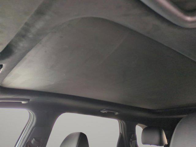 Photo of 2025 Glacial White Pearl Kia Sorento