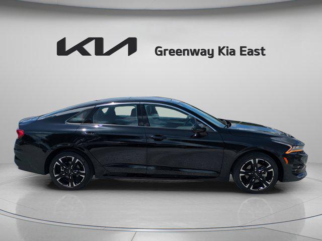 Photo of 2024 Ebony Black Kia K5