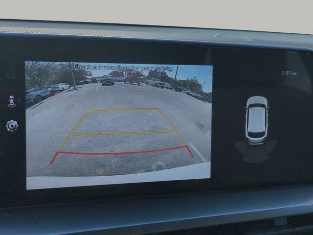 Photo of 2025 Glacial White Pearl Kia Telluride