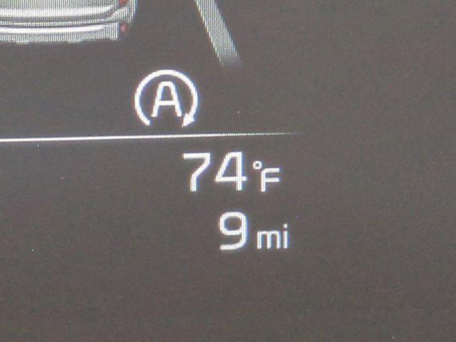 Photo of 2025 Glacial White Pearl Kia Telluride