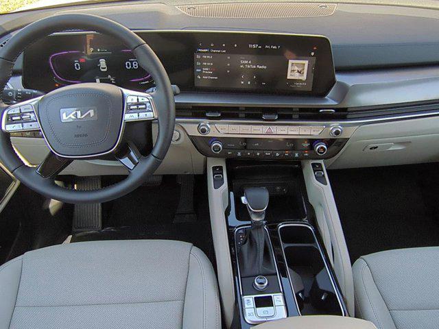 Photo of 2025 Glacial White Pearl Kia Telluride