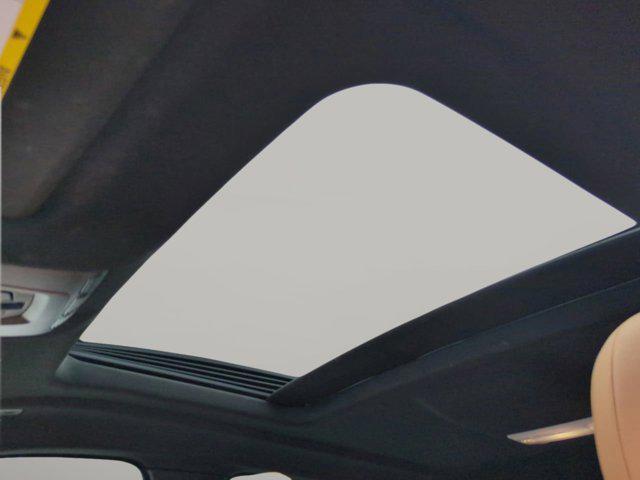 Photo of 2019 Mineral White Metallic BMW X6