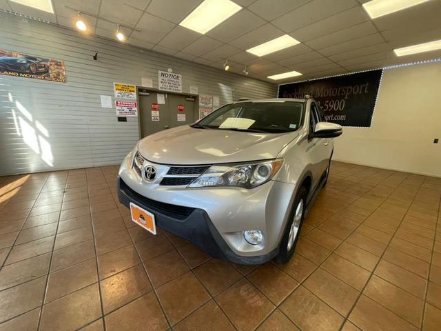 Photo of 2013 Classic Silver Metallic Toyota RAV4