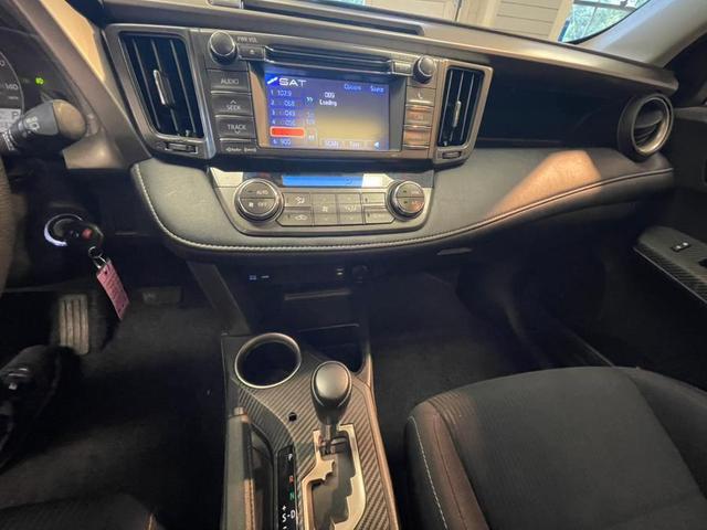 Photo of 2013 Classic Silver Metallic Toyota RAV4