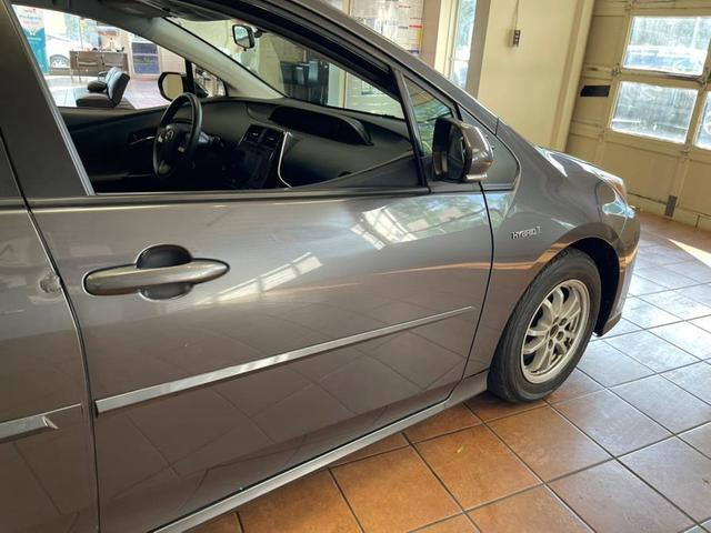 Photo of 2016 GREY Toyota Prius