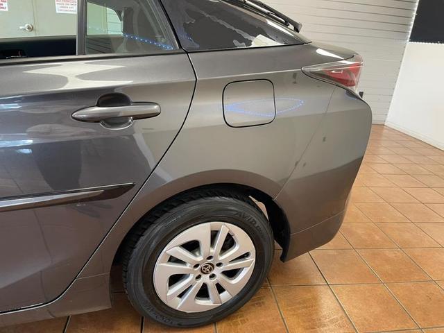 Photo of 2016 GREY Toyota Prius