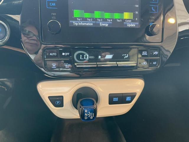 Photo of 2016 GREY Toyota Prius