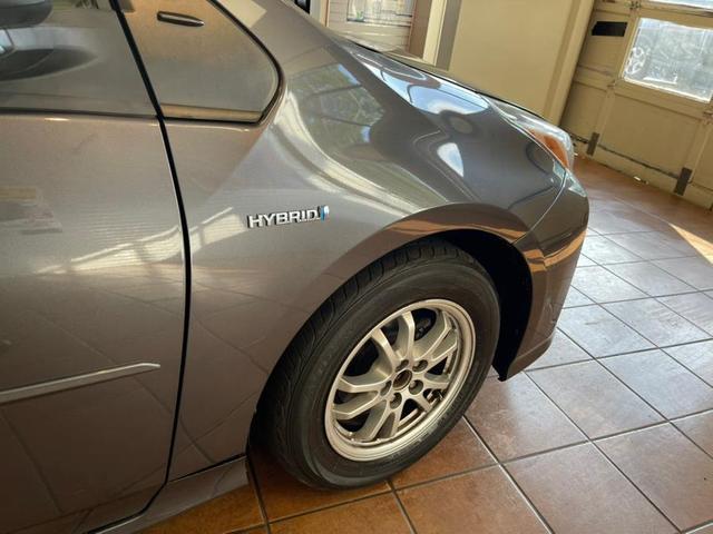 Photo of 2016 GREY Toyota Prius