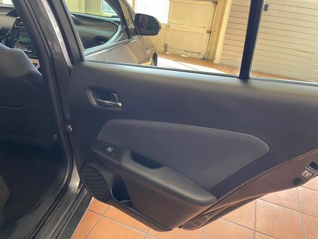 Photo of 2016 GREY Toyota Prius