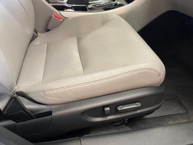 Photo of 2016 Obsidian Blue Pearl Honda Accord